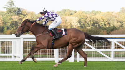Olive Nicholls to become assistant trainer at Ditcheat after retiring from race riding on Thursday